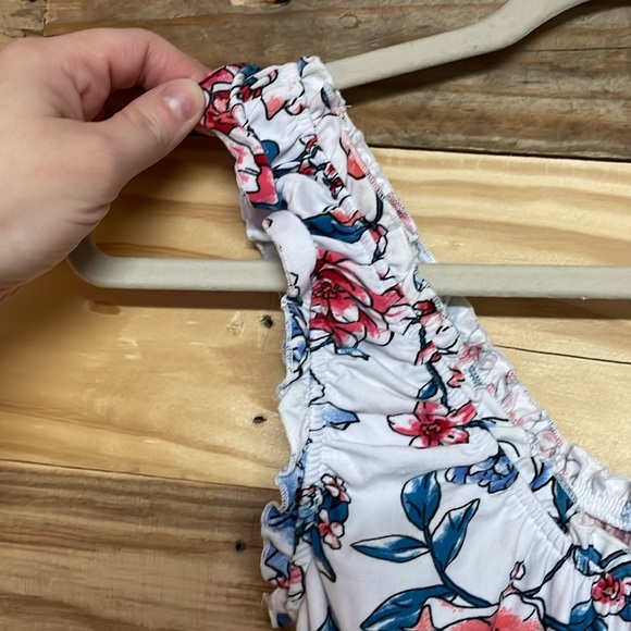2/$30 No Boundaries size XS White with Red and Blue Floral Sleeveless Dress - Picture 9 of 10